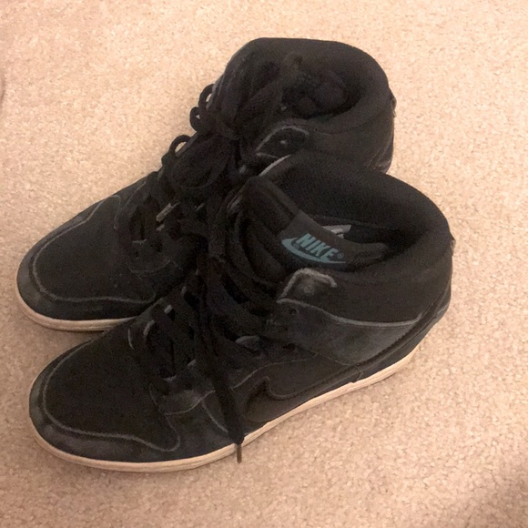 Nike Sneaker - Picture 6 of 7